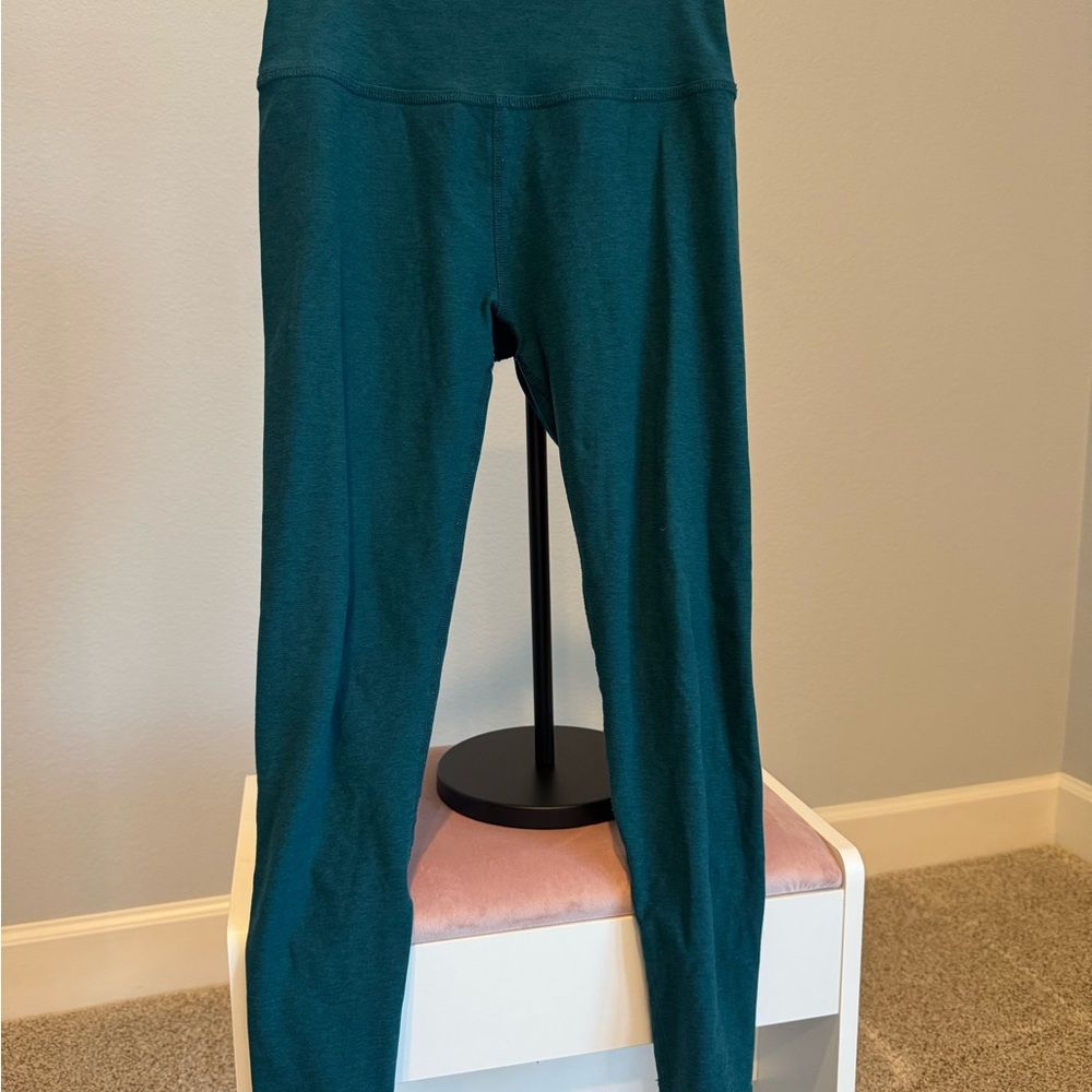 Beyond yoga high waisted midi legging deep sea heather space dye size medium